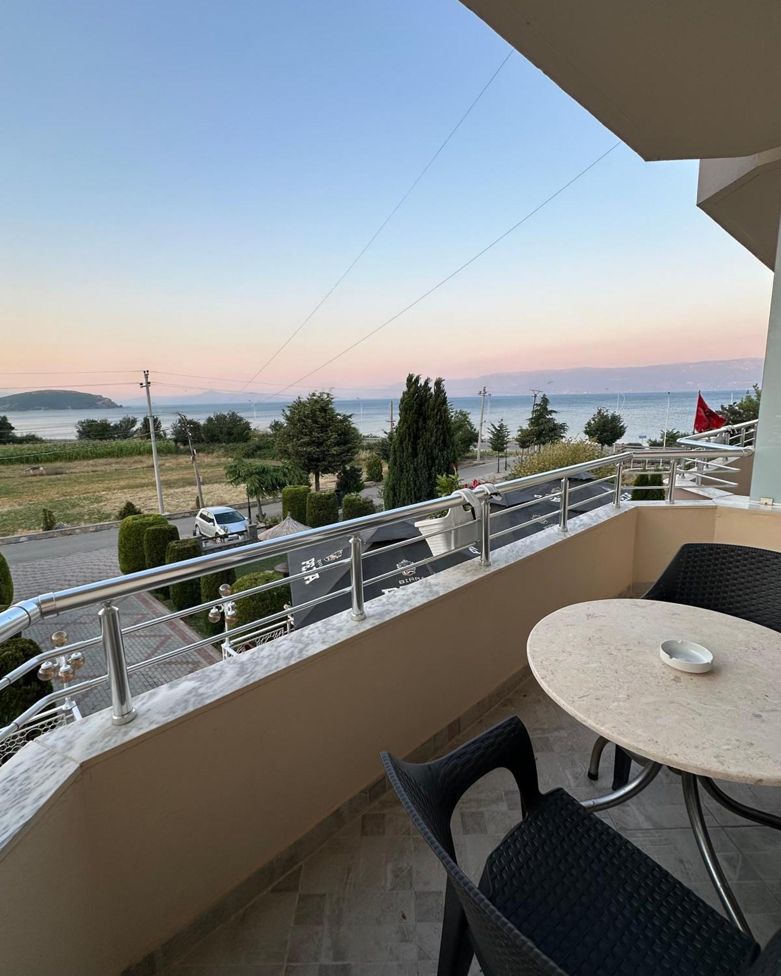 Hotel Vila Toska Piskupat エクステリア 写真